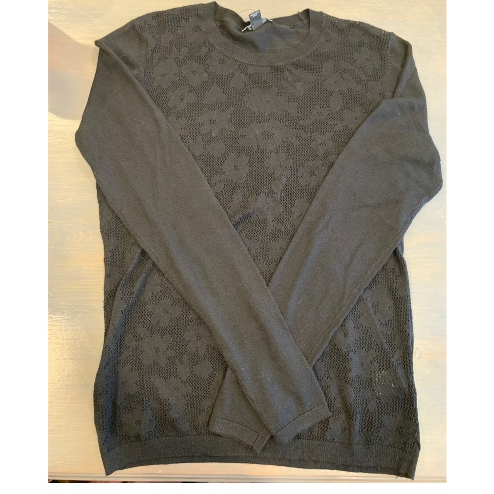 🌸NWT RW&co sweater🌸 - Picture 1 of 4